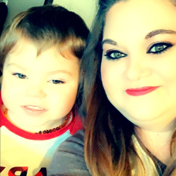 Meet your Posher, Amanda - Picture 1 of 1